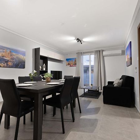Luxurious & Spacious 2Bd Accomodation At The Podium - Yacht Marina Area, Close To Valletta Msida Extérieur photo