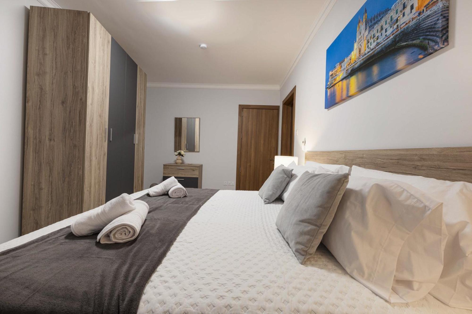 Luxurious & Spacious 2Bd Accomodation At The Podium - Yacht Marina Area, Close To Valletta Msida Extérieur photo